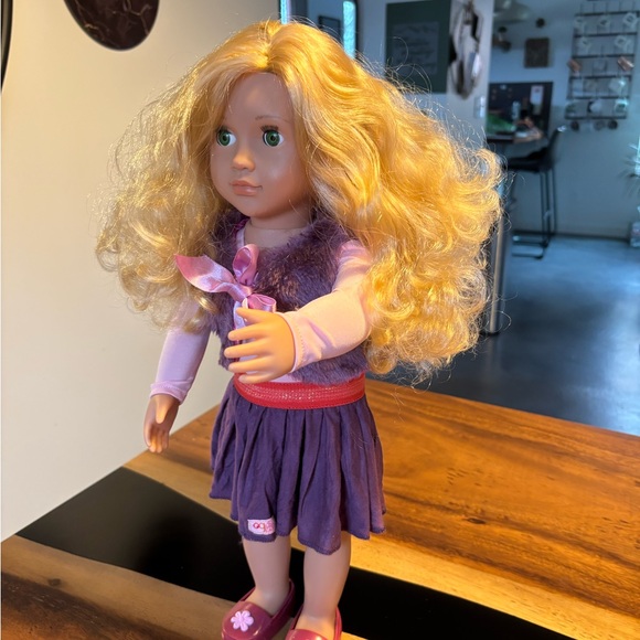 Our Generation 18” Doll w/Blonde Hair & Green Eyes - Picture 5 of 12